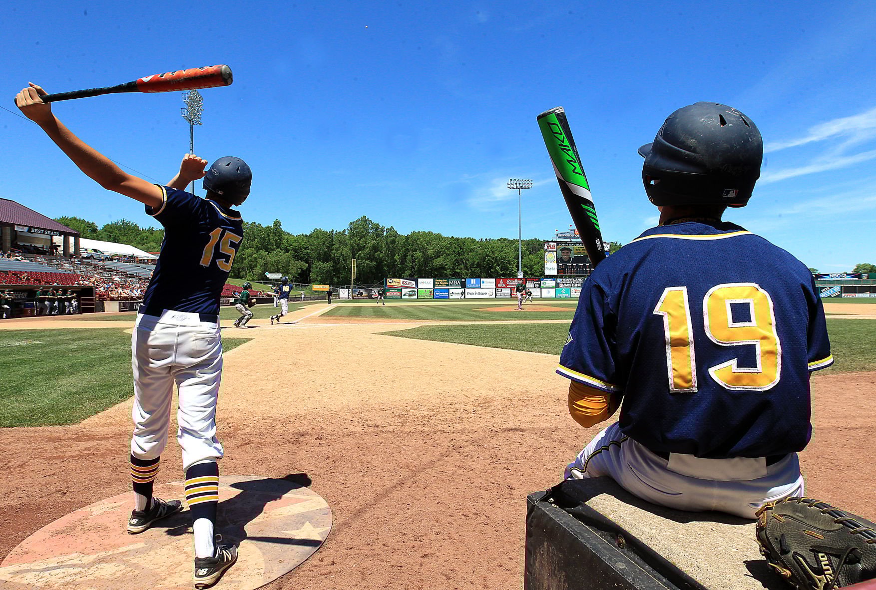 La Crosse Aquinas baseball team Division 3 state champs